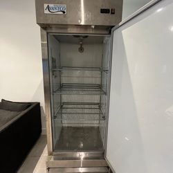 Avantco commercial refrigerator