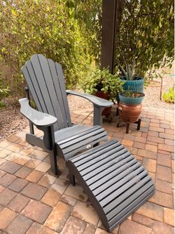 Adirondack chair with foot resting