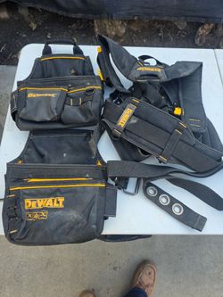 Dewalt tool bags with shoulder support
