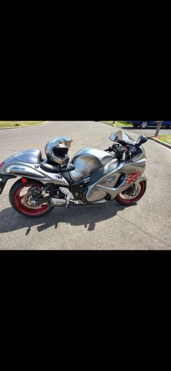 2019 suzuki hayabusa with 2,200 miles brand new