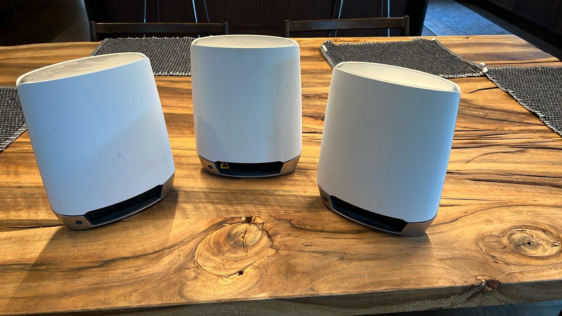 Pack Netgear Orbi RBR750 + RBS750 – Routeur WiFi Tri-bande, Occasion, Blanc
