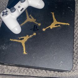 Black PS4