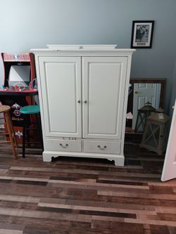 Entertainment Cabinet 
