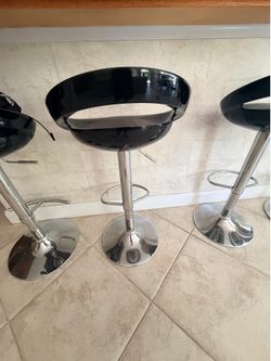 Black Low Back Adjustable Bar Stool With Chrome Base