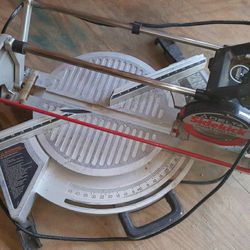 Delta side kick frame & trim saw