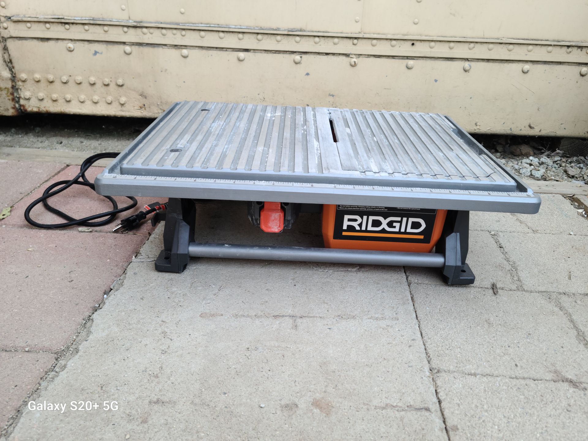 Ridgid 7" Blade Corded Table Top tile saw