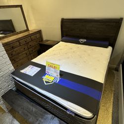 Beautiful Peter Wood Queen Bed Set!$799!*SAME DAY DELIVERY*NO CREDIT NEEDED*EASY FINANCING*HUGE SALE*
