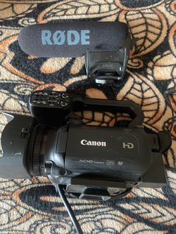 Canon XA11 HD Camcorder with Rode Microphone