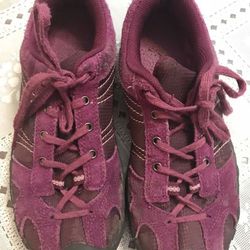 Keens hiking boots size 5 youth women