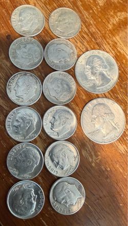 Lot of US Silver Coins Dimes and Quarters
