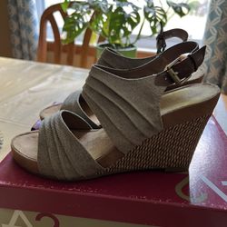 Tan Wedge  