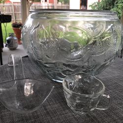 Never Used Punch Bowl W/ 8 Cups $15