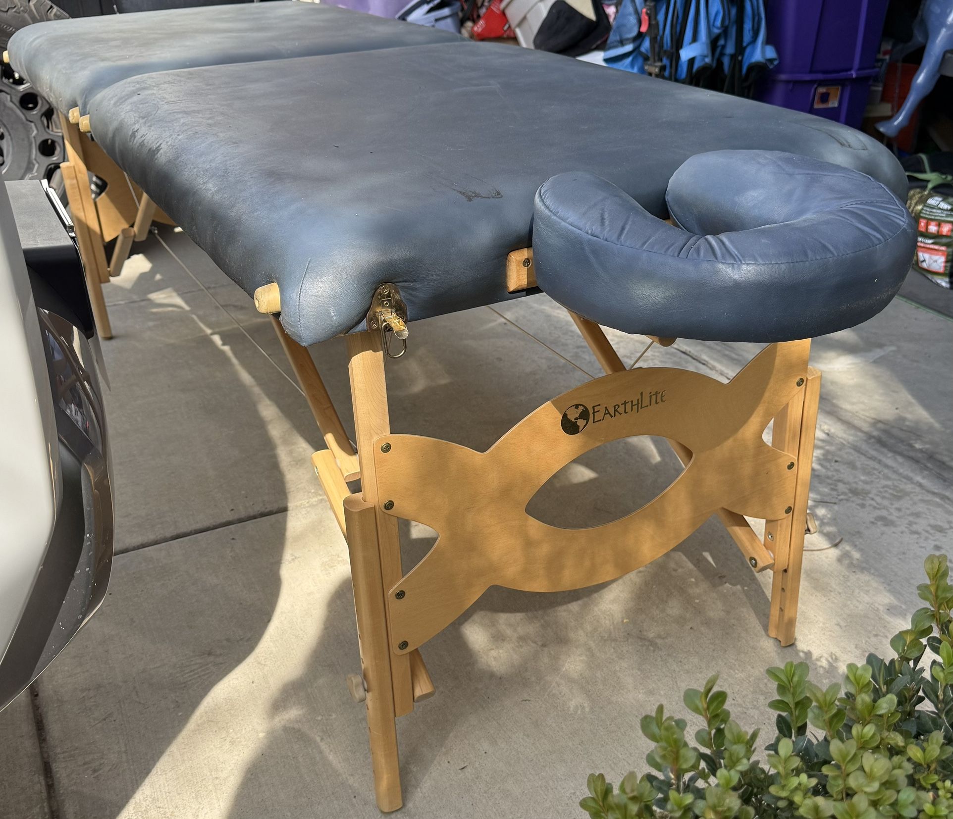 Massage Table 