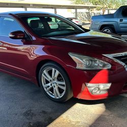  ‏2015 Nissan Altima 3.5 SL – Clean Title – $6,900