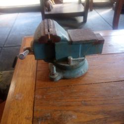 Bench Vice 