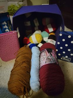 Crochet Set With Yarn