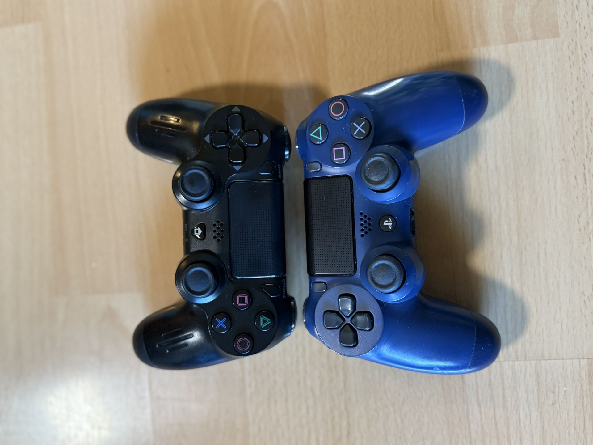 PS4 controllers 