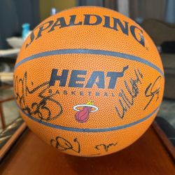 Autographed NBA Basketball from 98-99 Miami Heat team - includes Heat legends Alonzo Mourning & Tim Hardaway!