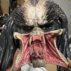 Prime 1 Studio Fugative Predator Statue Head 1/4 scale