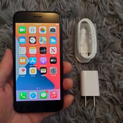 iPhone 7 - UNLOCKED - Like New  