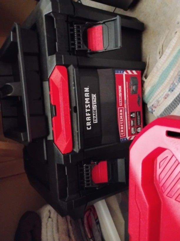Craftsman, Large And Medium