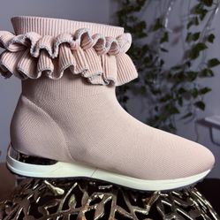 INC PINK KNIT RUFFLE ANKLE BOOTS SIZE 8.5