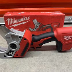 Milwaukee M12 12V Lithium-Ion Cordless PVC Pipe Shear (Tool-Only)