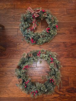 Set of 2 Christmas Wreaths with Berries and Pinecones