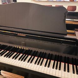 Yamaha G1 Baby Grand Piano