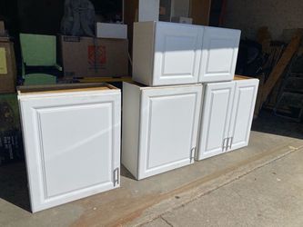 White shaker cabinets used