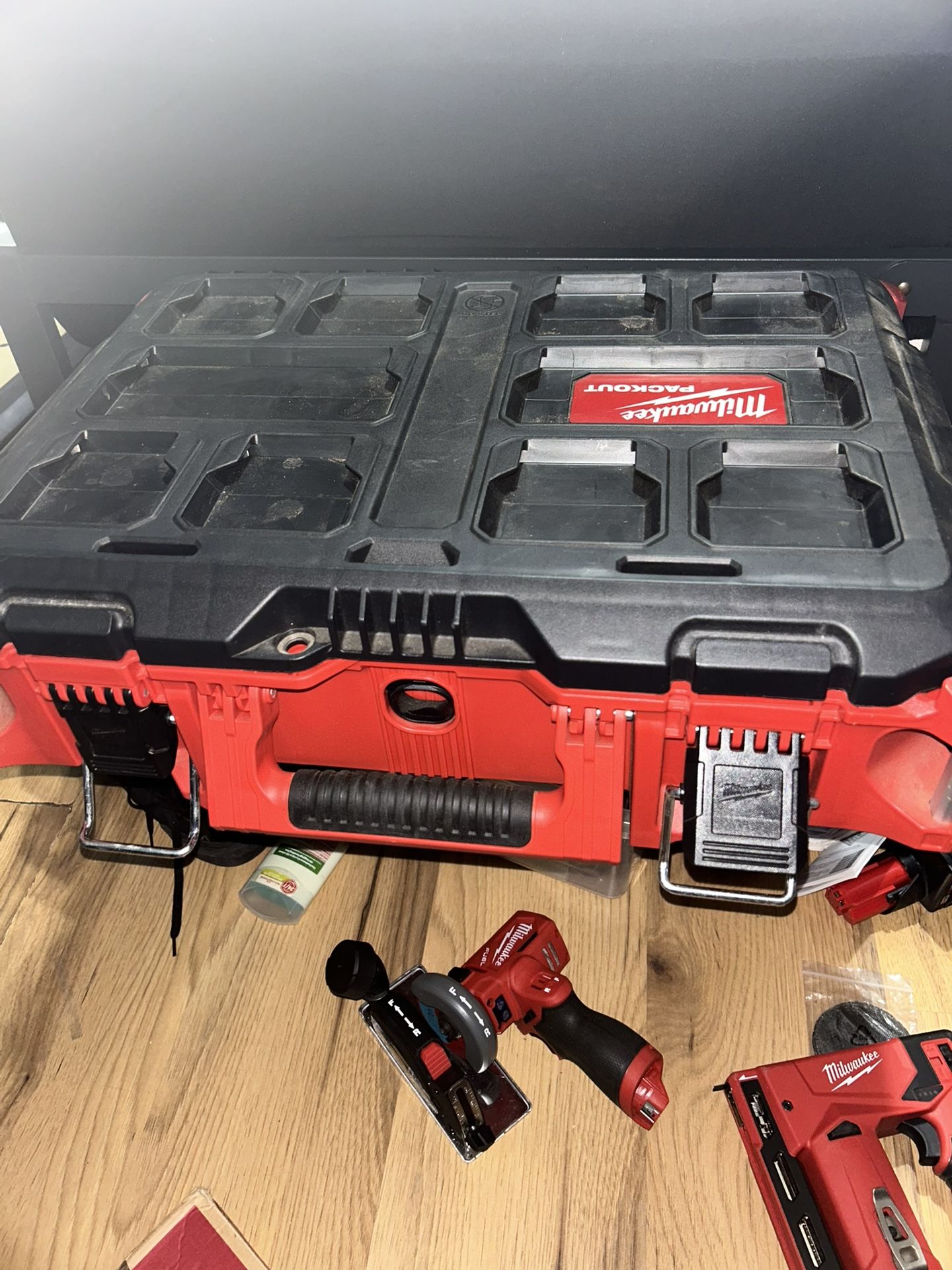 Milwaukee PACKOUT 22 in. Medium Red Tool Box with 75 lbs. Weight Capacity