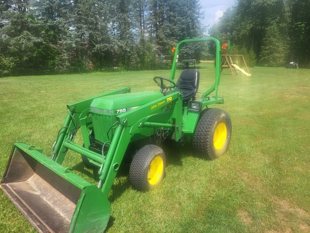 John Deere 755 4x4