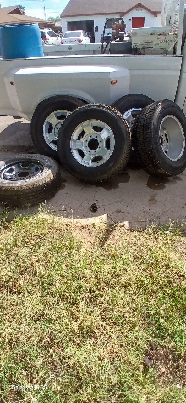 LT275/70R18 Ford 8 log rings