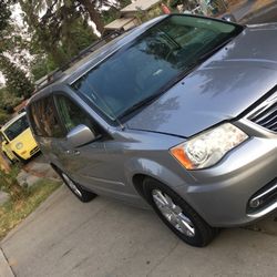 2014 Chrysler Town & Country Touring