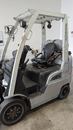 UniCarriers 2016 Forklift 4000 lbs short lift