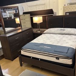 Queen Bedroom Set (no Mattress Included)