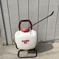 Solo sprayer backpack