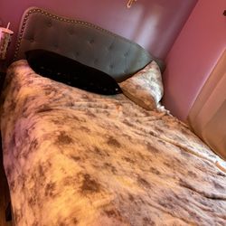 Cama Colchó Y Muebles 