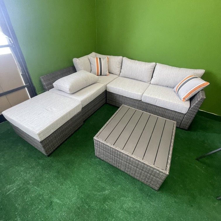 Cherry Point Gray 4pc Outdoor Sectional Set w/ Coffee Table