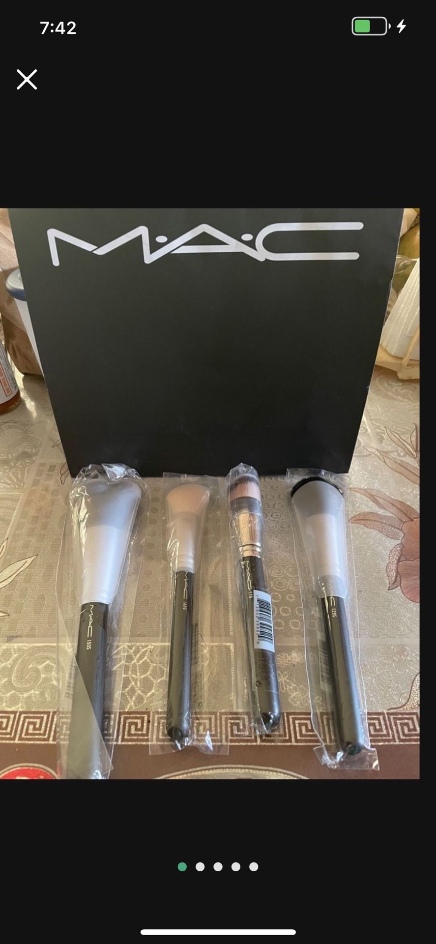 MAC makeup Brushes Brand New 129S 170 168S 150S Serious inquiries only Pick up location in the city of Pico Rivera