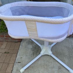 Halo BassiNest Swivel Sleeper 