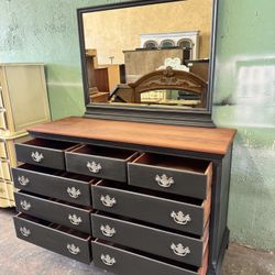 Dresser With Mirror