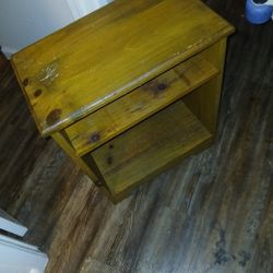 Oak End Table/ Nightstand 