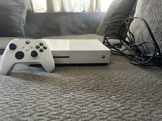 Xbox One S (Disc And Digital)