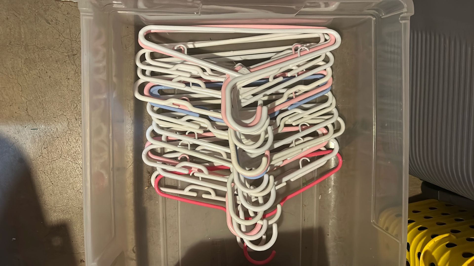 20 Kids Hangers