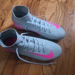 Size 10 Soccer Shoes Never Used 100 Obo
