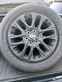 Tundra OEM wheels Tires 6x139.7