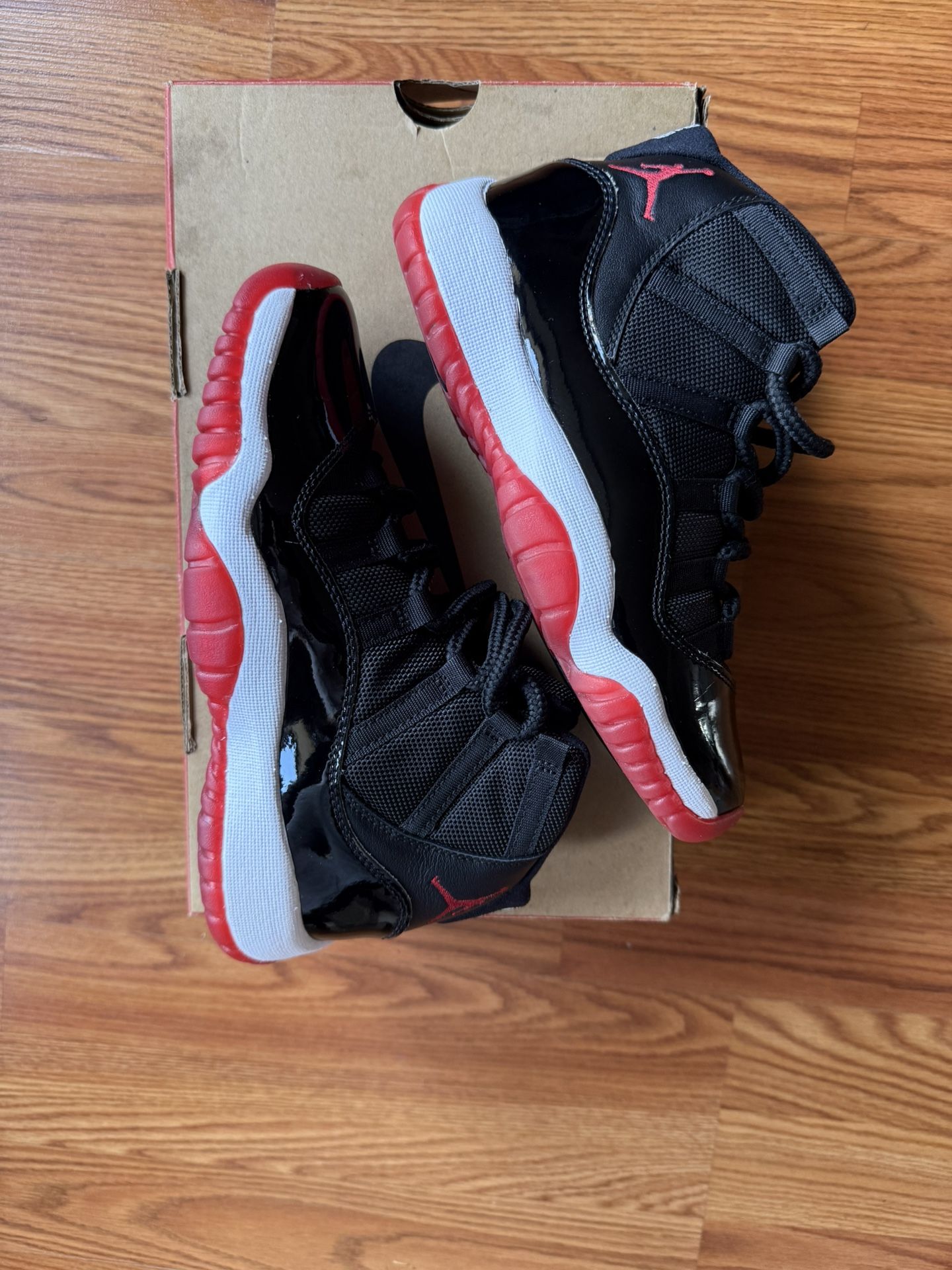 Air Jordan Retro 11 (bred) Sz 4.5y