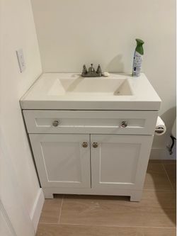 Bathroom vanity 30.25 W, 18.75 D, 34.25 H