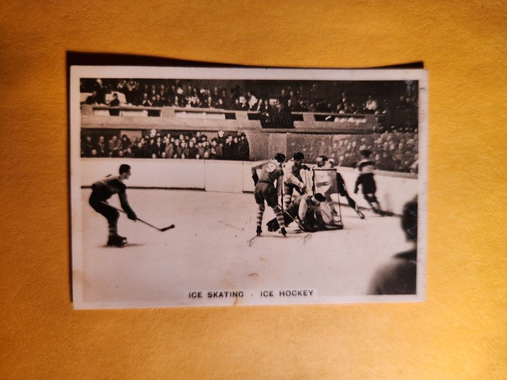 GD-VG 1935 Senior Service Cigarettes Winnipeg Monarchs Ice Hockey Tobacco #31